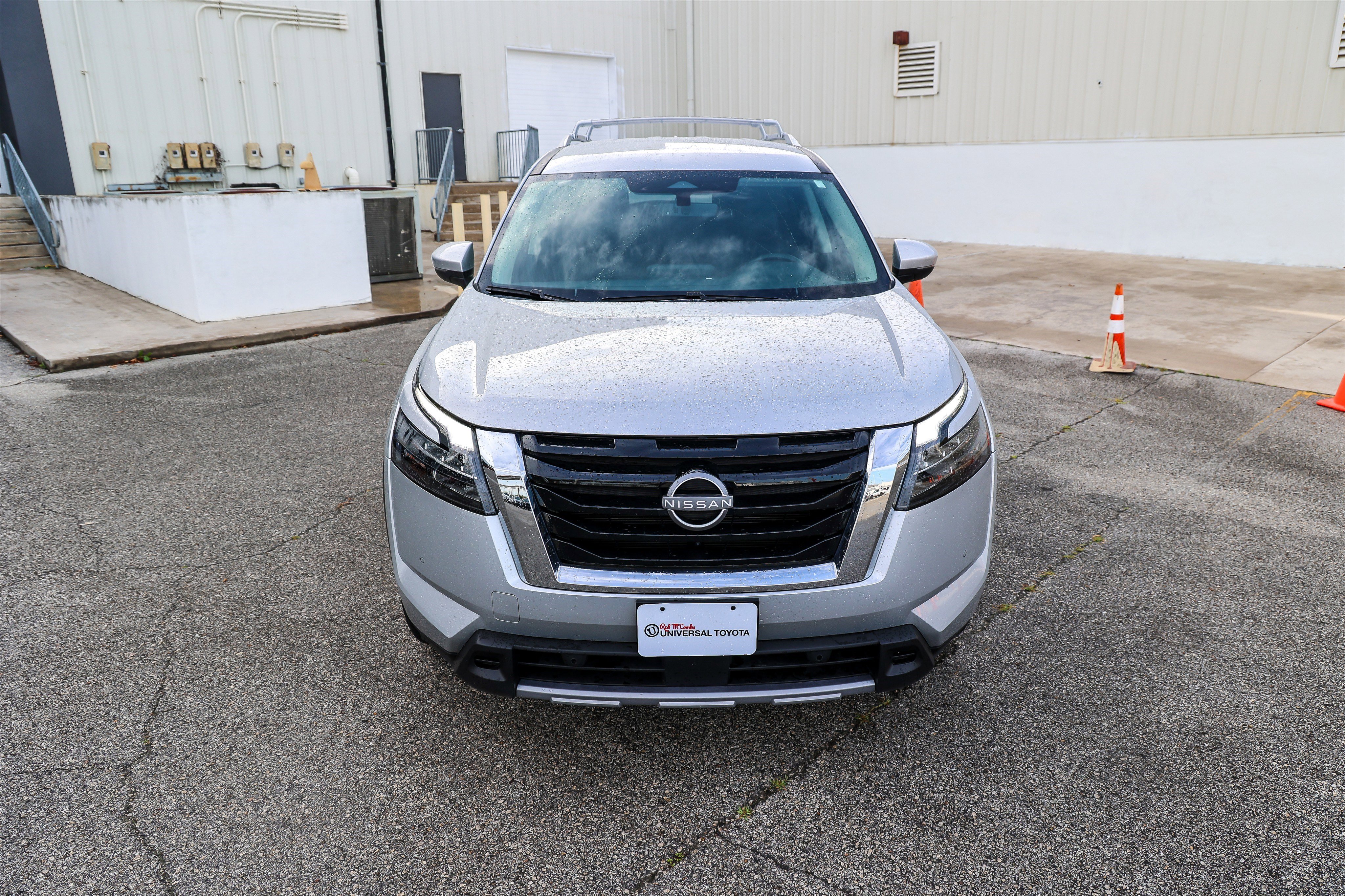Used 2025 Nissan Pathfinder SL AWD/4WD image 4
