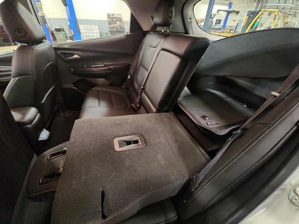 Used 2022 Chevrolet Bolt LT w/ Infotainment Package FWD image 36