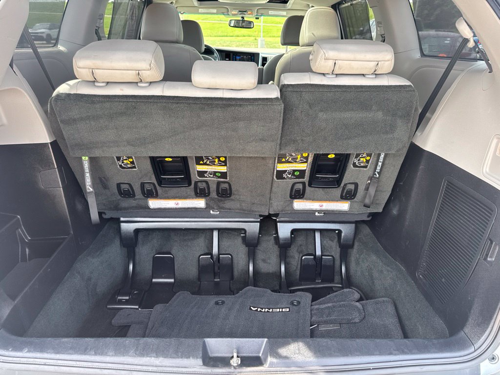 Used 2017 Toyota Sienna Limited AWD/4WD image 35