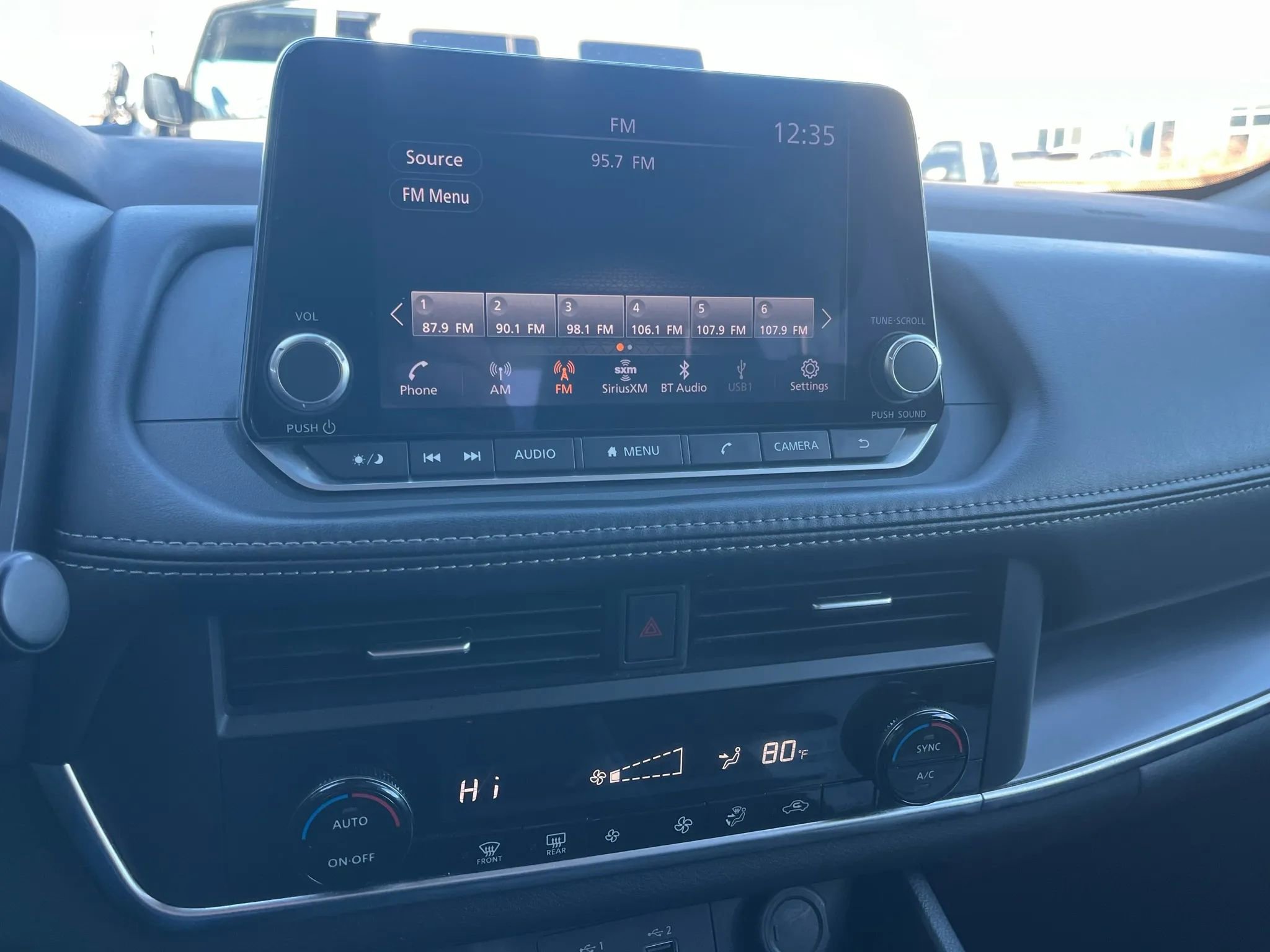 Used 2023 Nissan Rogue SV image 13
