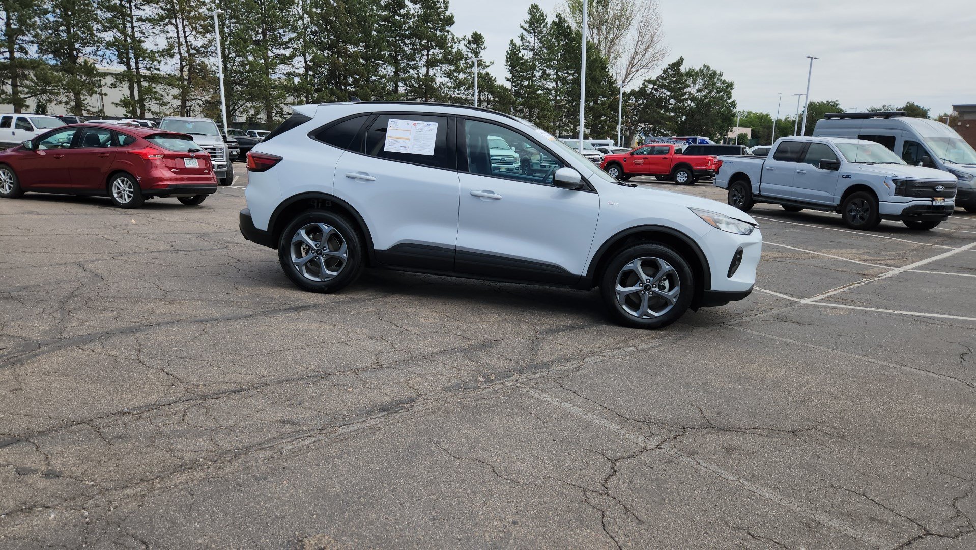 Certified 2025 Ford Escape ST-Line Select AWD/4WD image 12