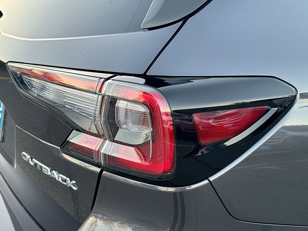 Certified 2025 Subaru Outback Limited image 38
