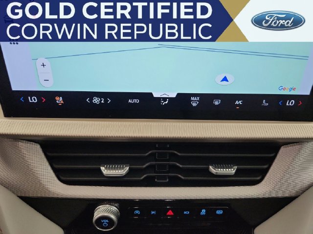 Used 2025 Ford Explorer Active w/ Active Comfort Package AWD/4WD image 21