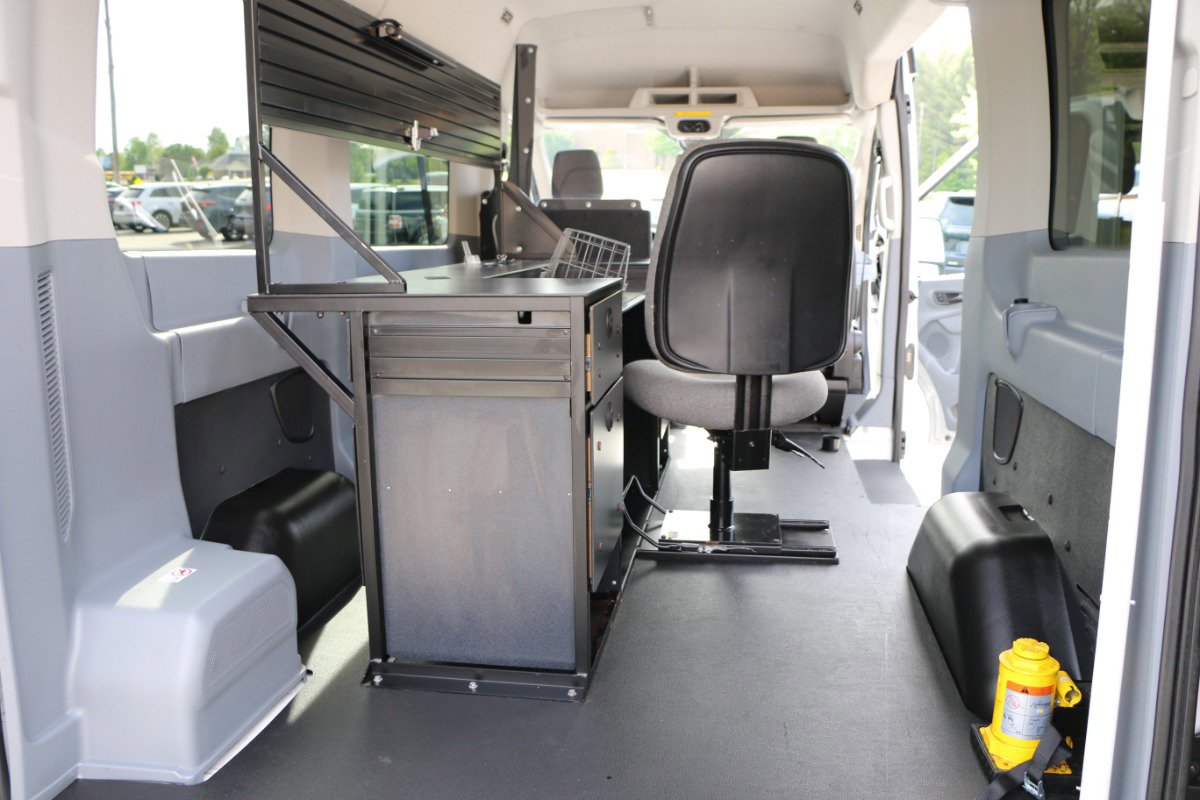Used 2018 Ford Transit 150 XLT RWD image 27