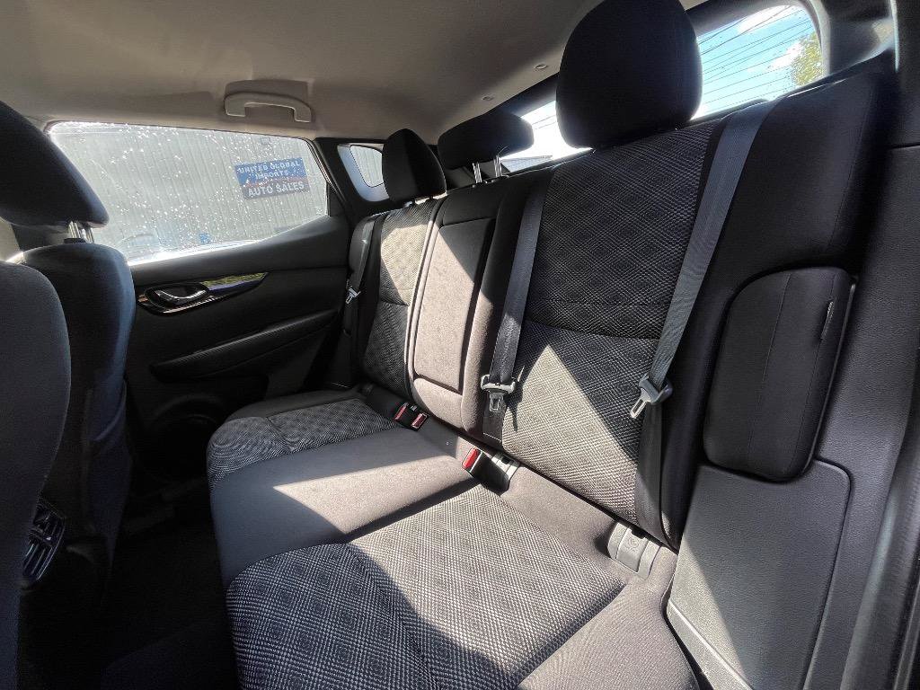 Used 2021 Nissan Rogue Sport SV FWD image 29
