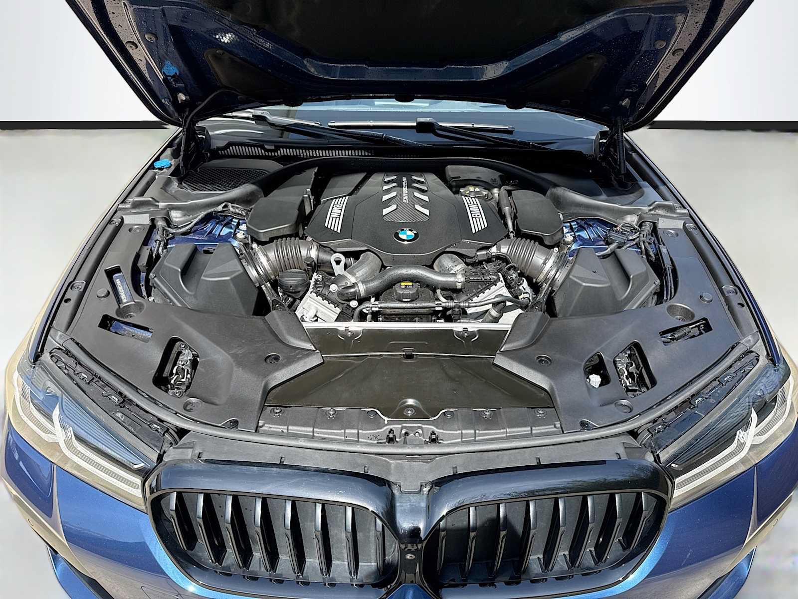 Used 2023 BMW M550i xDrive w/ Executive Package AWD/4WD image 31