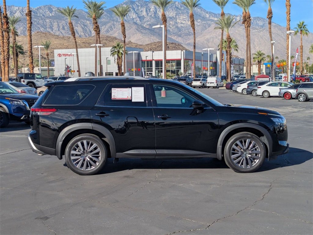 Used 2024 Nissan Pathfinder SL w/ SL Premium Package image 5