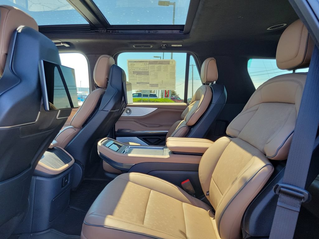 New 2026 Lincoln Navigator Black Label AWD/4WD image 14