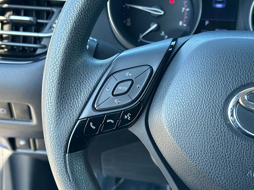 Used 2020 Toyota C-HR LE image 25