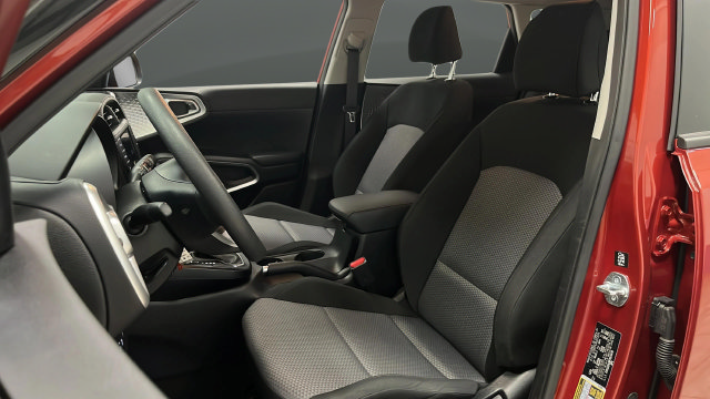Used 2023 Kia Soul LX FWD image 28