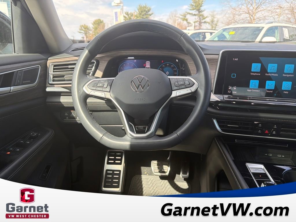 Used 2025 Volkswagen Atlas SEL Premium R-Line image 14
