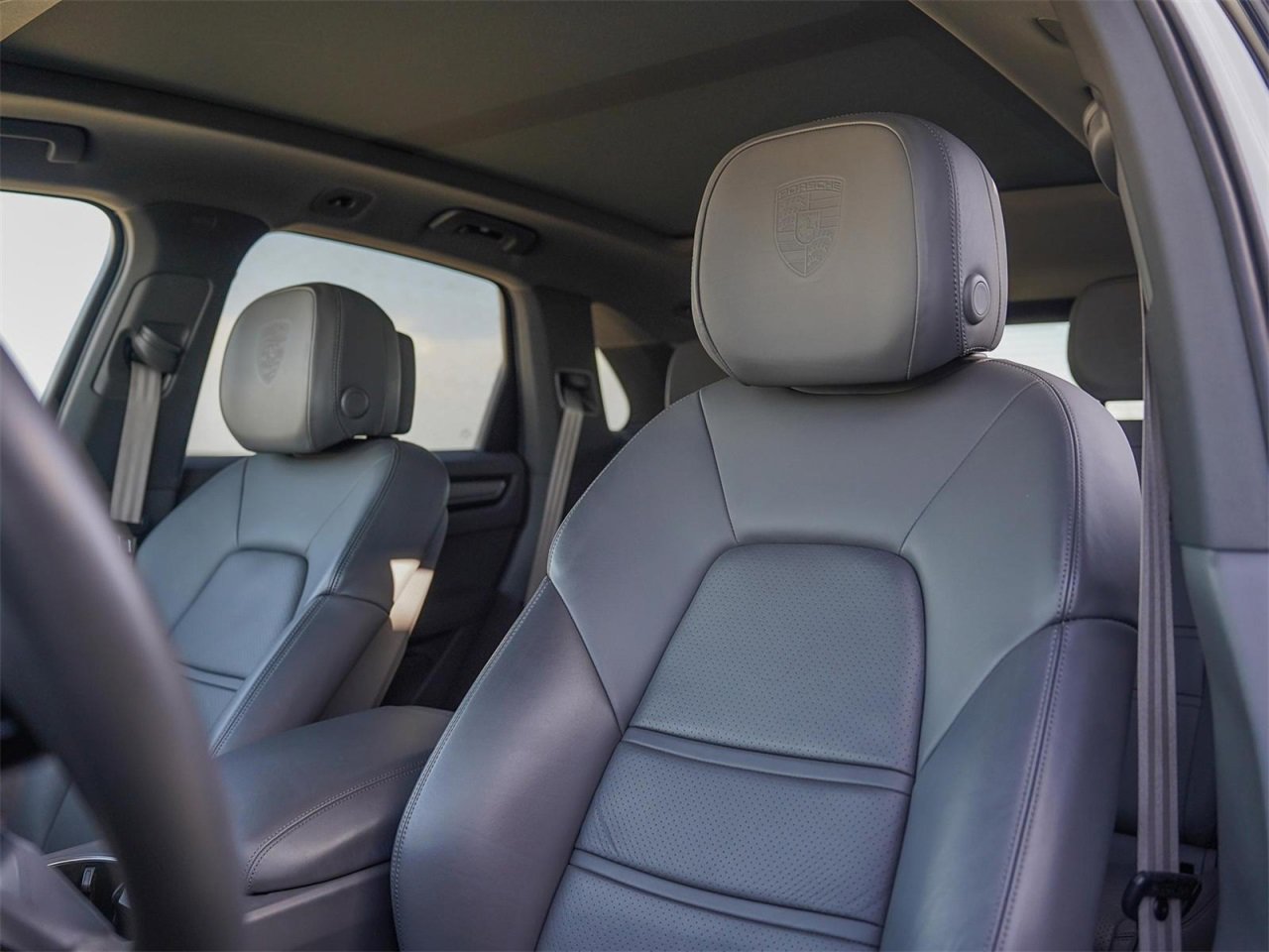 Certified 2023 Porsche Cayenne S Platinum image 5