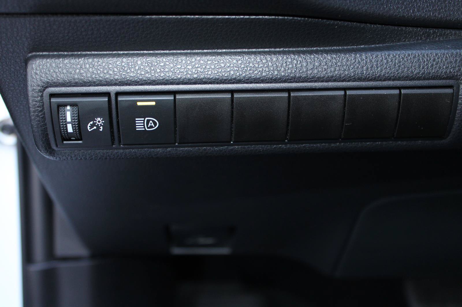 Certified 2024 Toyota Corolla SE w/ SE Convenience Package FWD image 18