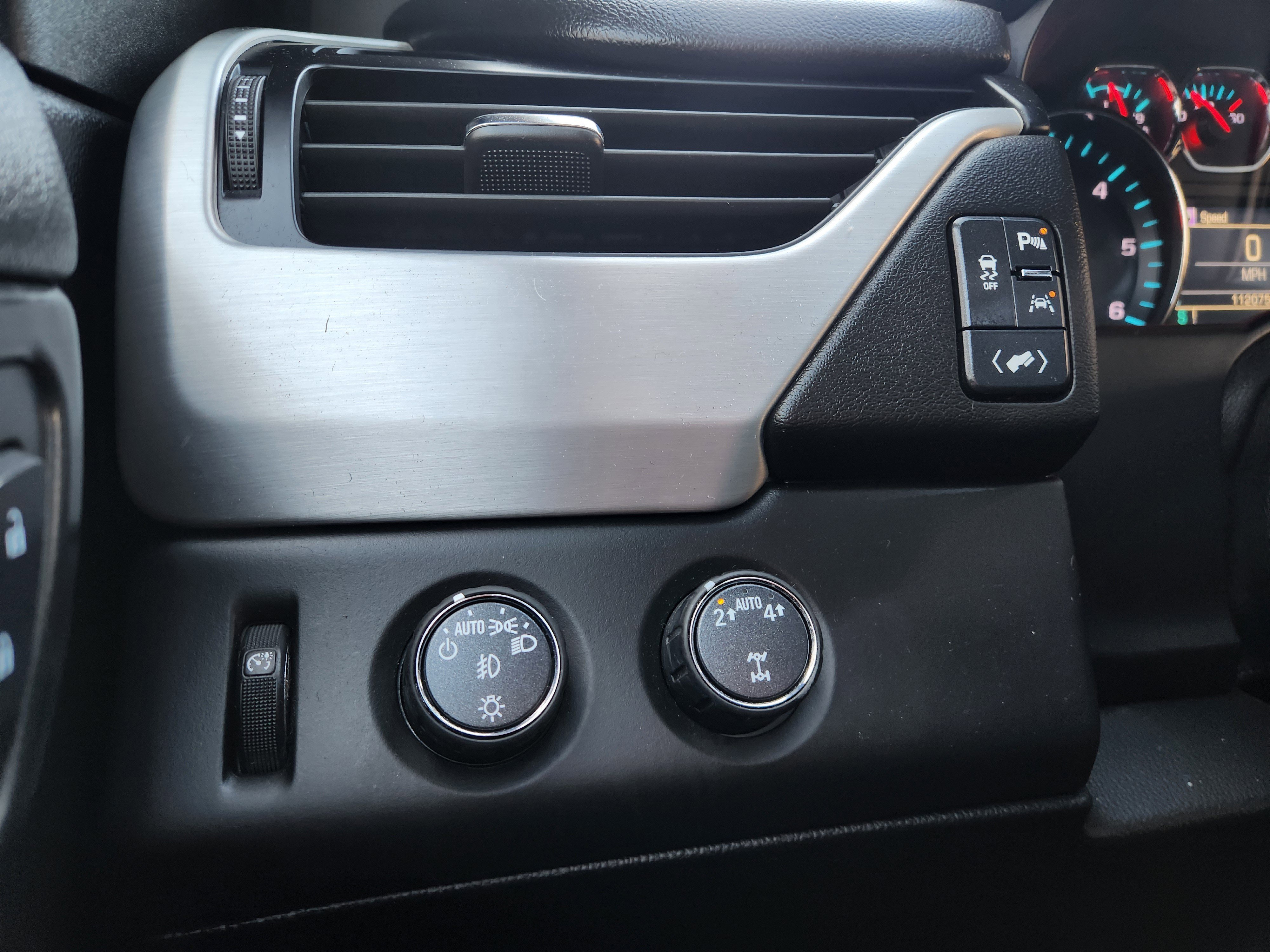 Used 2020 GMC Yukon XL SLT image 26