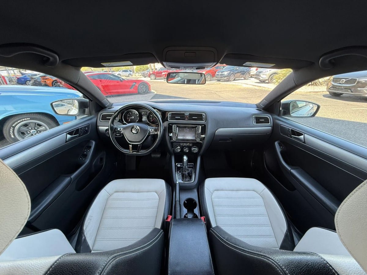 Used 2016 Volkswagen Jetta Sport FWD image 45