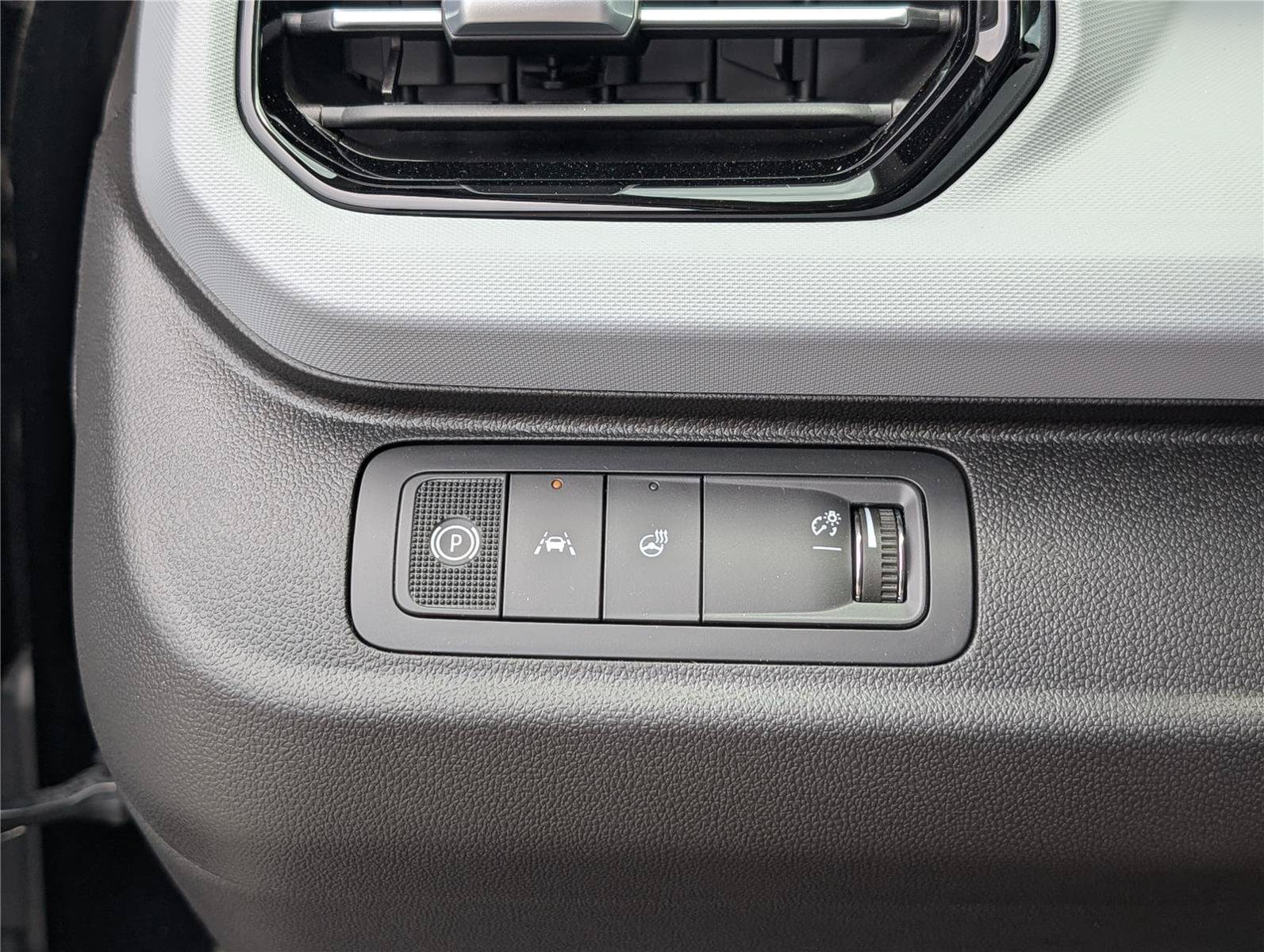 New 2027 Chevrolet Bolt LT w/ Comfort Package FWD image 16