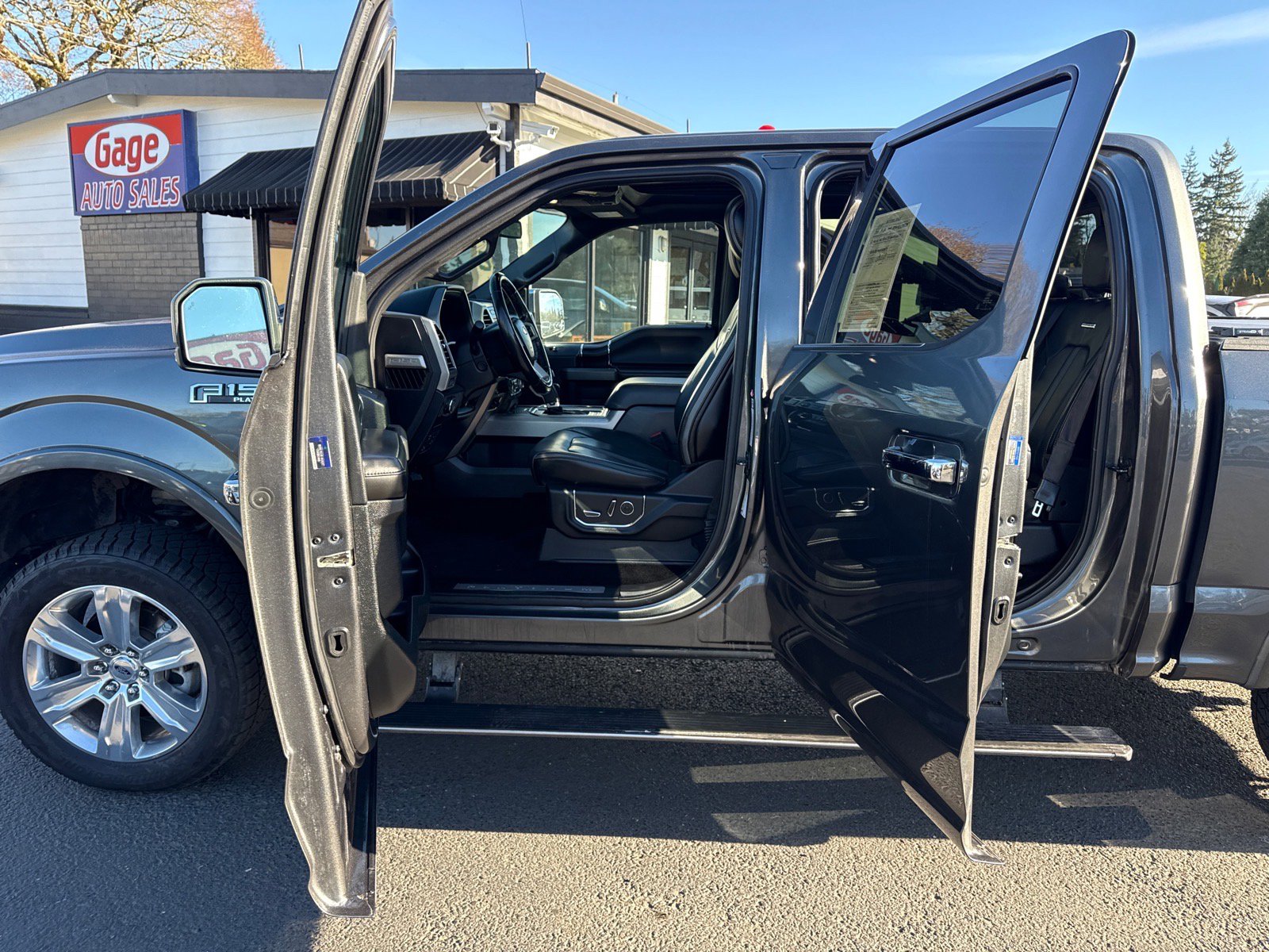 Used 2018 Ford F150 Platinum w/ Equipment Group 701A Luxury image 29