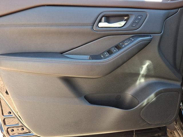 Used 2023 Nissan Rogue SL w/ SL Premium Package AWD/4WD image 13