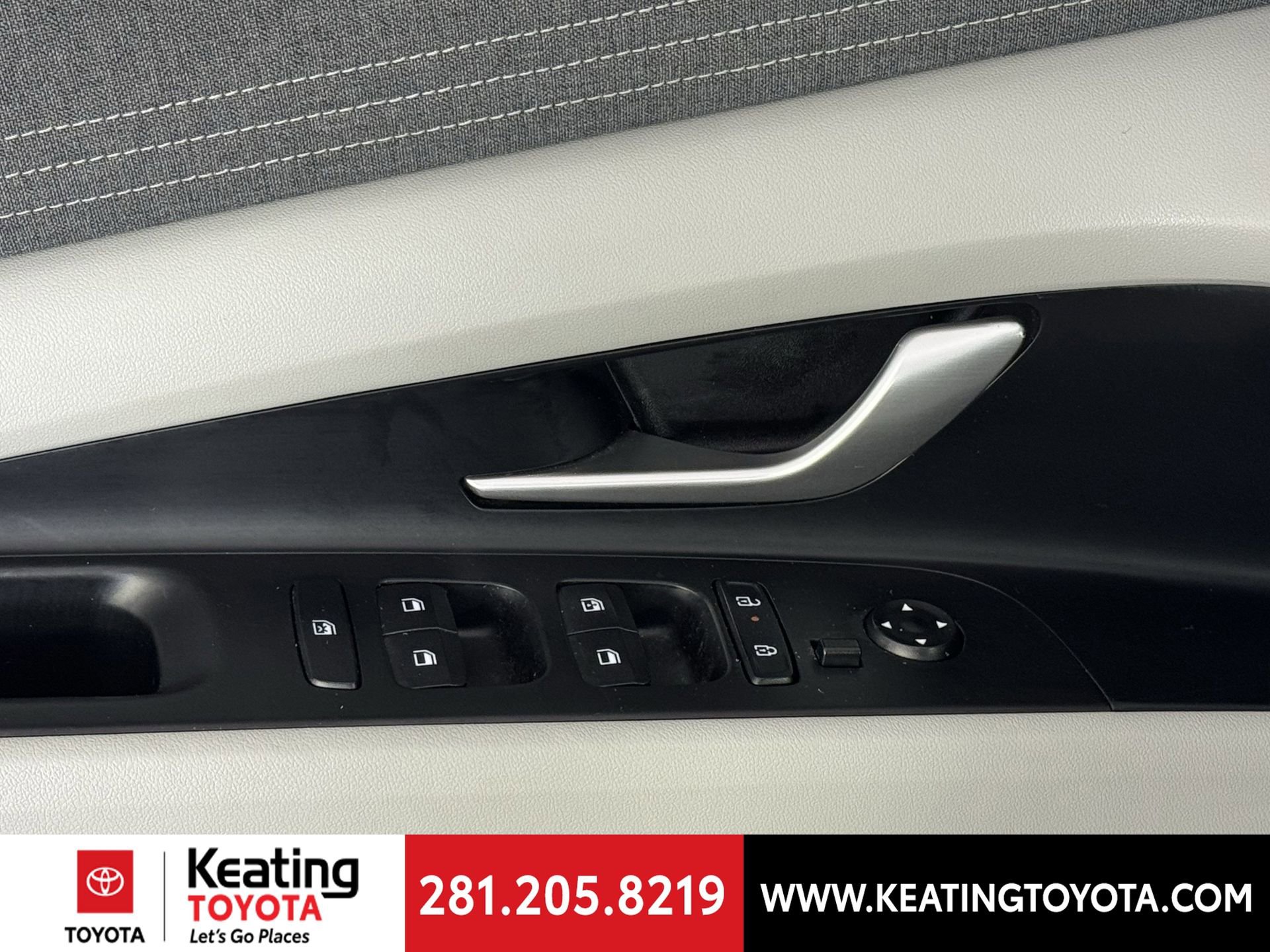 Used 2025 Hyundai Elantra Limited image 12