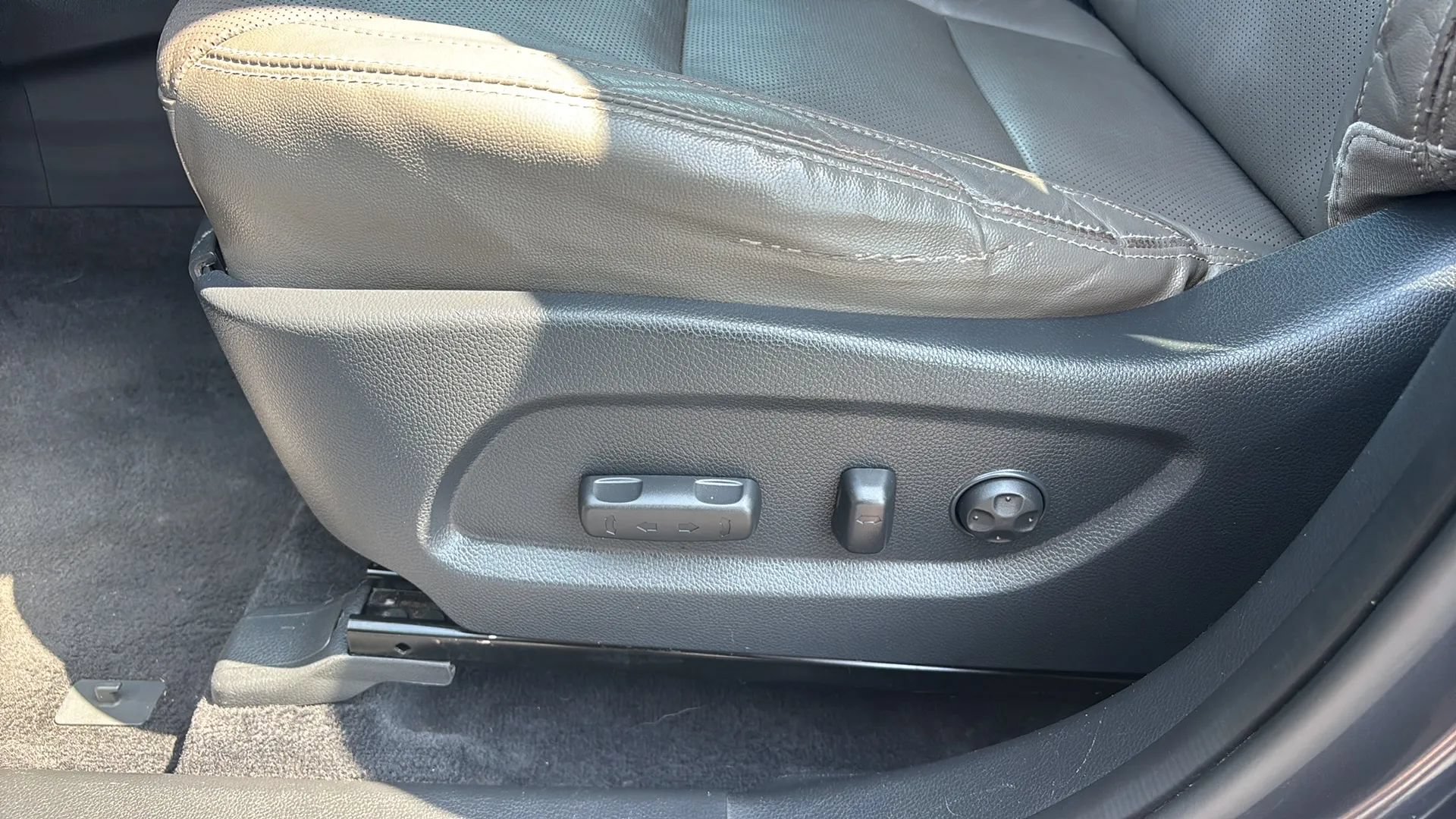 Used 2019 Hyundai Santa Fe XL SE w/ SE Premium Package 02 FWD image 24