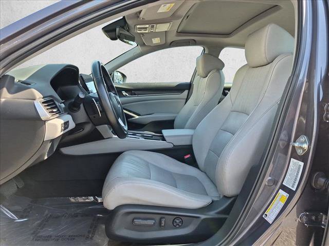 Used 2018 Honda Accord Touring image 17