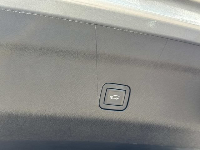 Used 2025 GMC Yukon AT4 Ultimate w/ LPO, Floor Liner Package AWD/4WD image 14