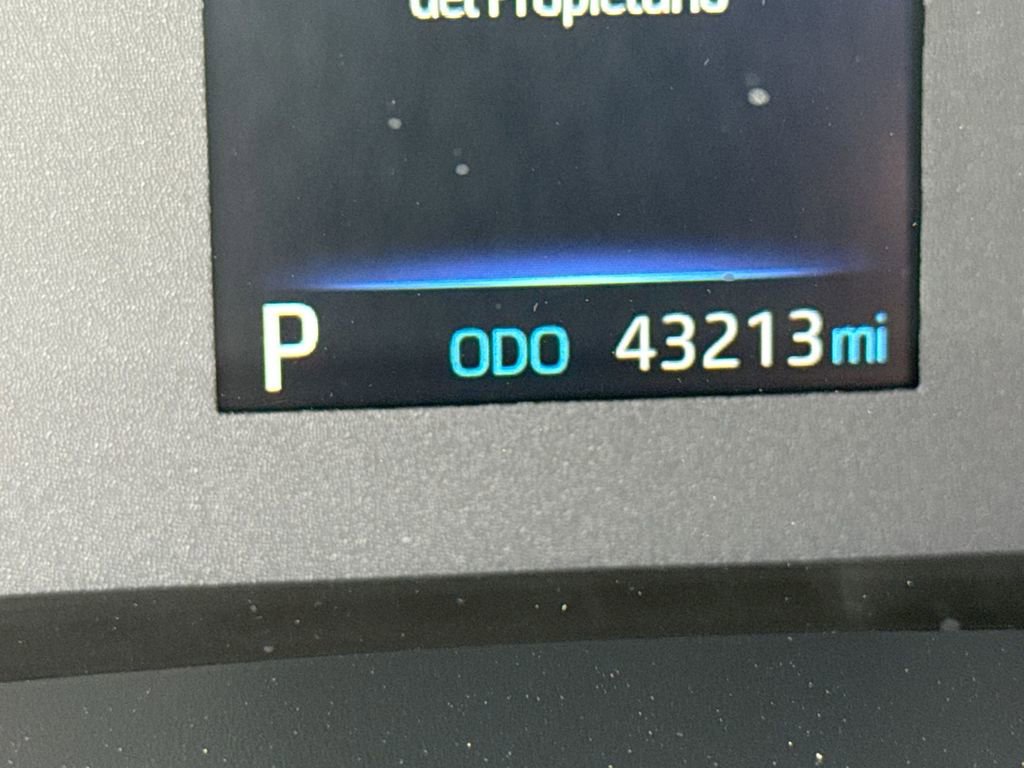 Used 2023 Toyota Corolla Cross LE w/ Moonroof Package image 10