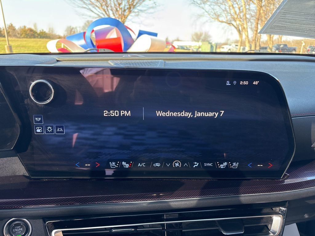 Used 2024 Chevrolet Traverse RS image 35