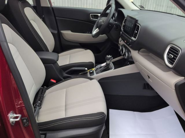 Used 2024 Hyundai Venue SEL image 29