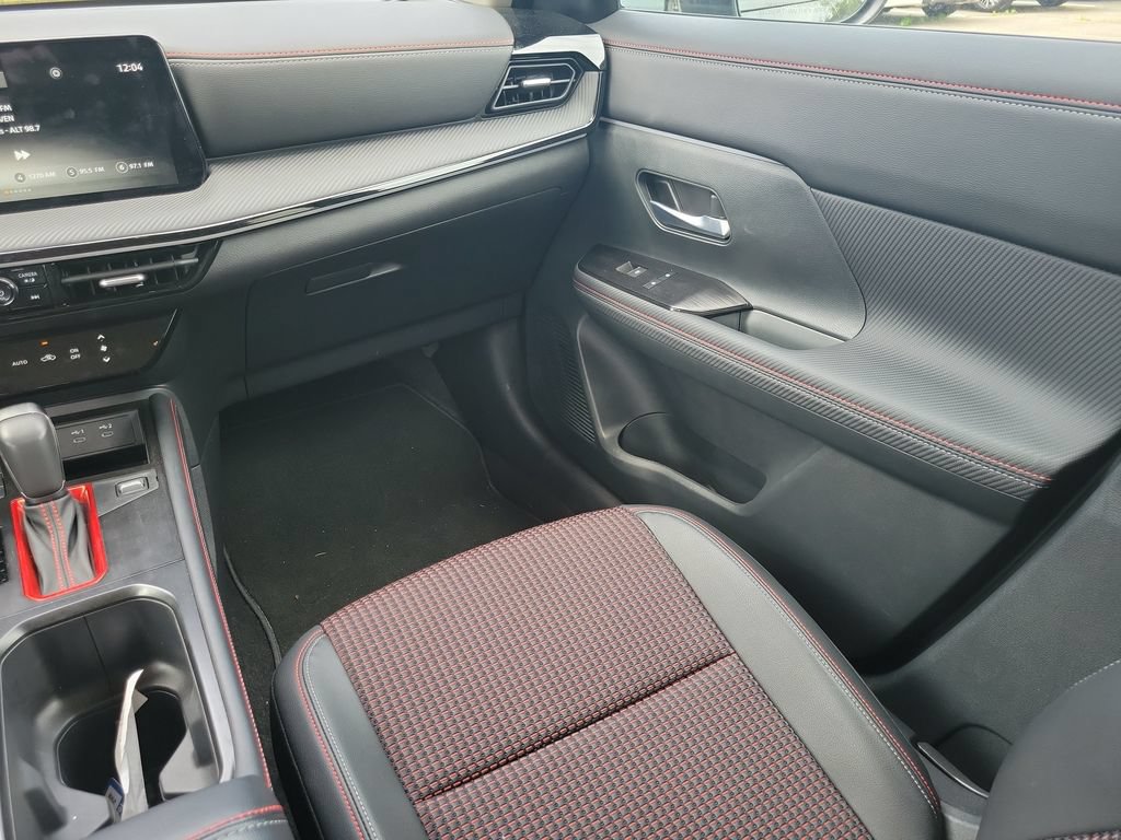 Used 2025 Nissan Kicks SR AWD/4WD image 25