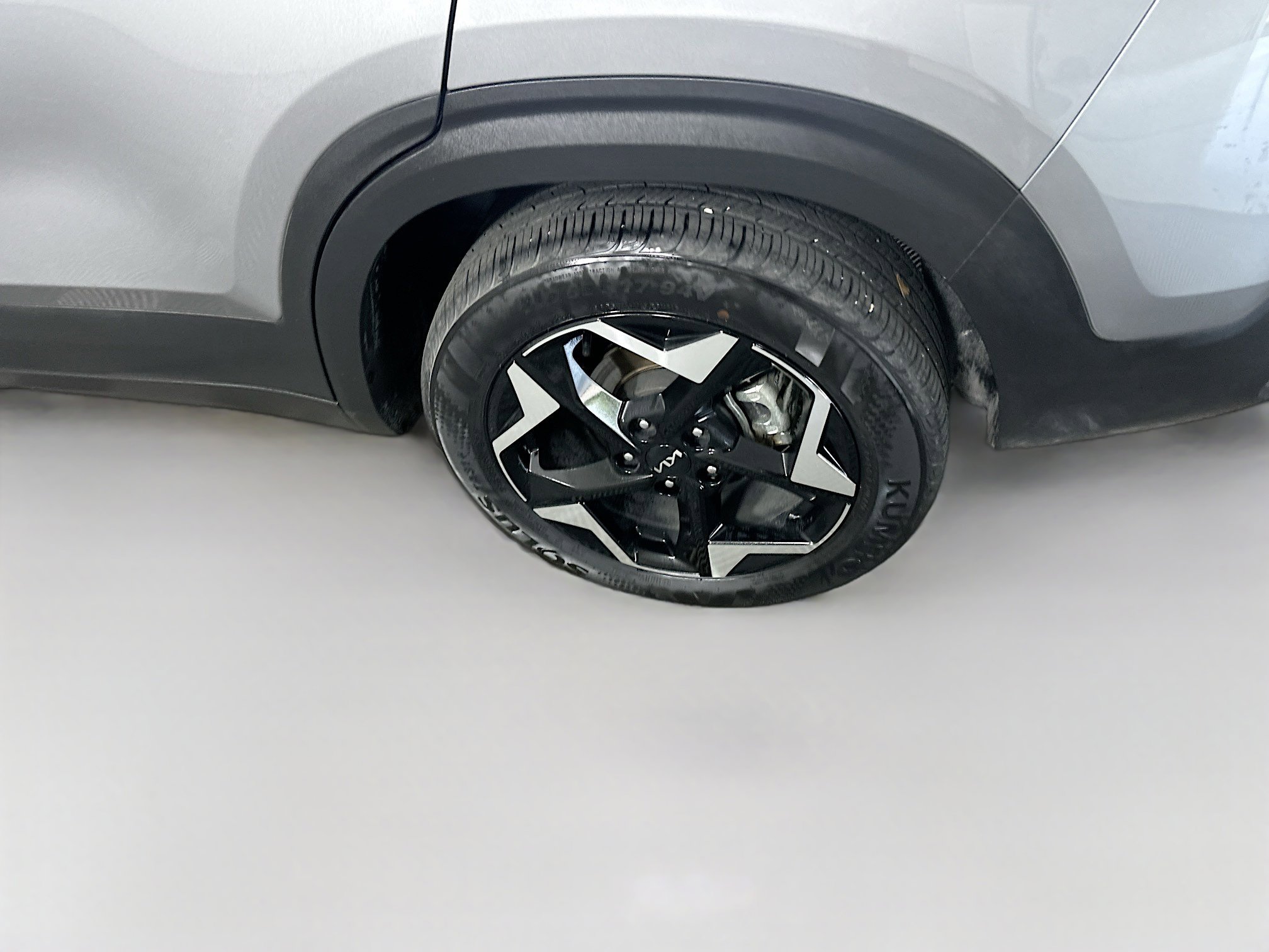 Used 2025 Kia Seltos S image 11