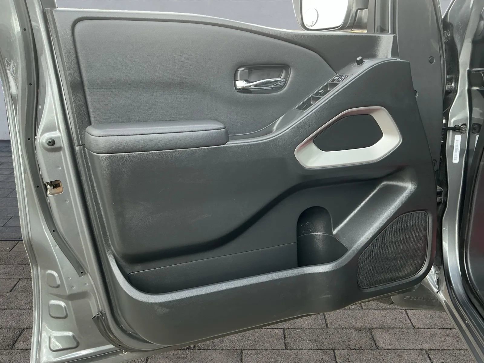 Used 2022 Nissan Frontier SV w/ Technology Package image 12