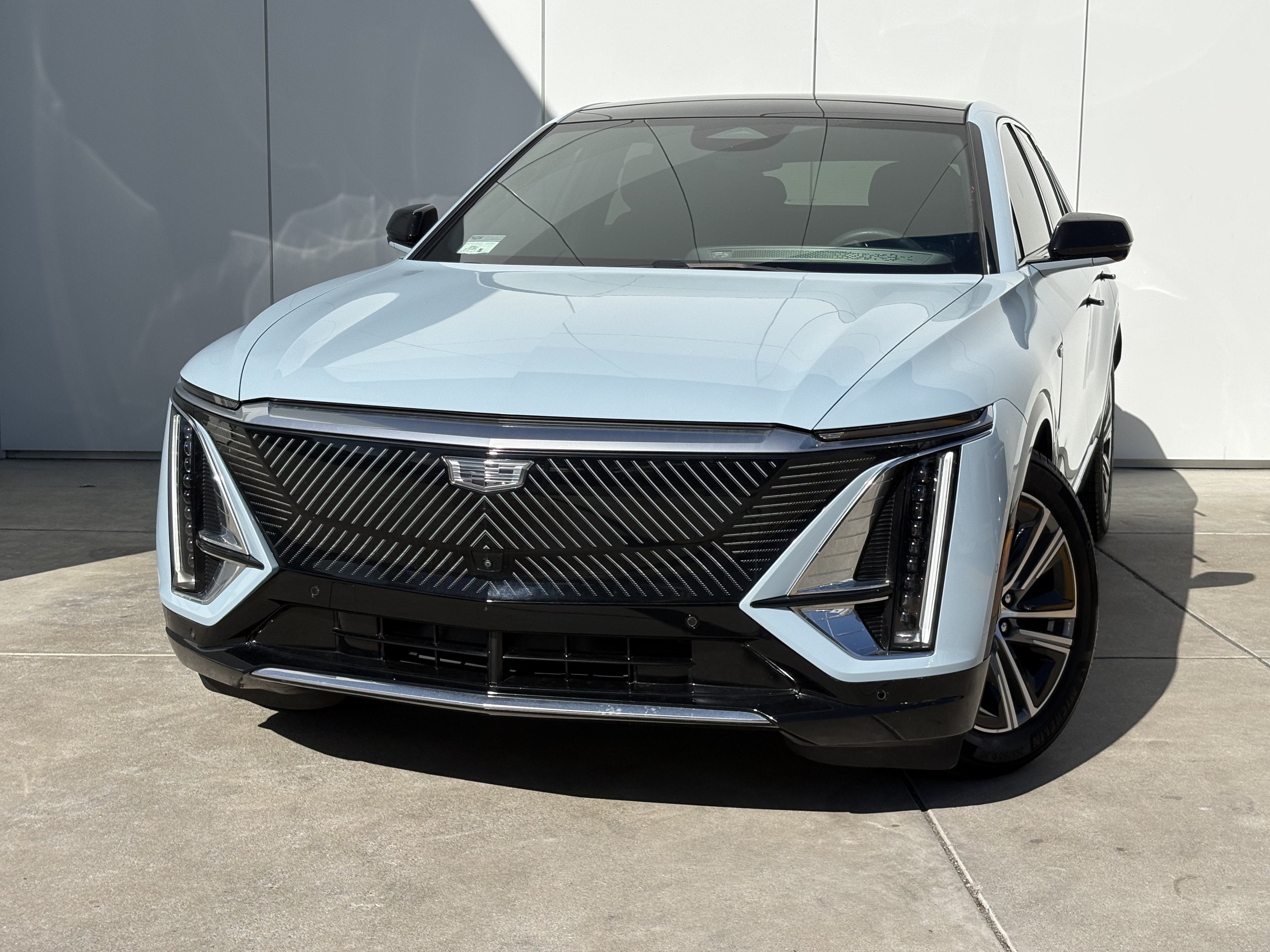 Certified 2024 Cadillac Lyriq Luxury AWD/4WD image 1