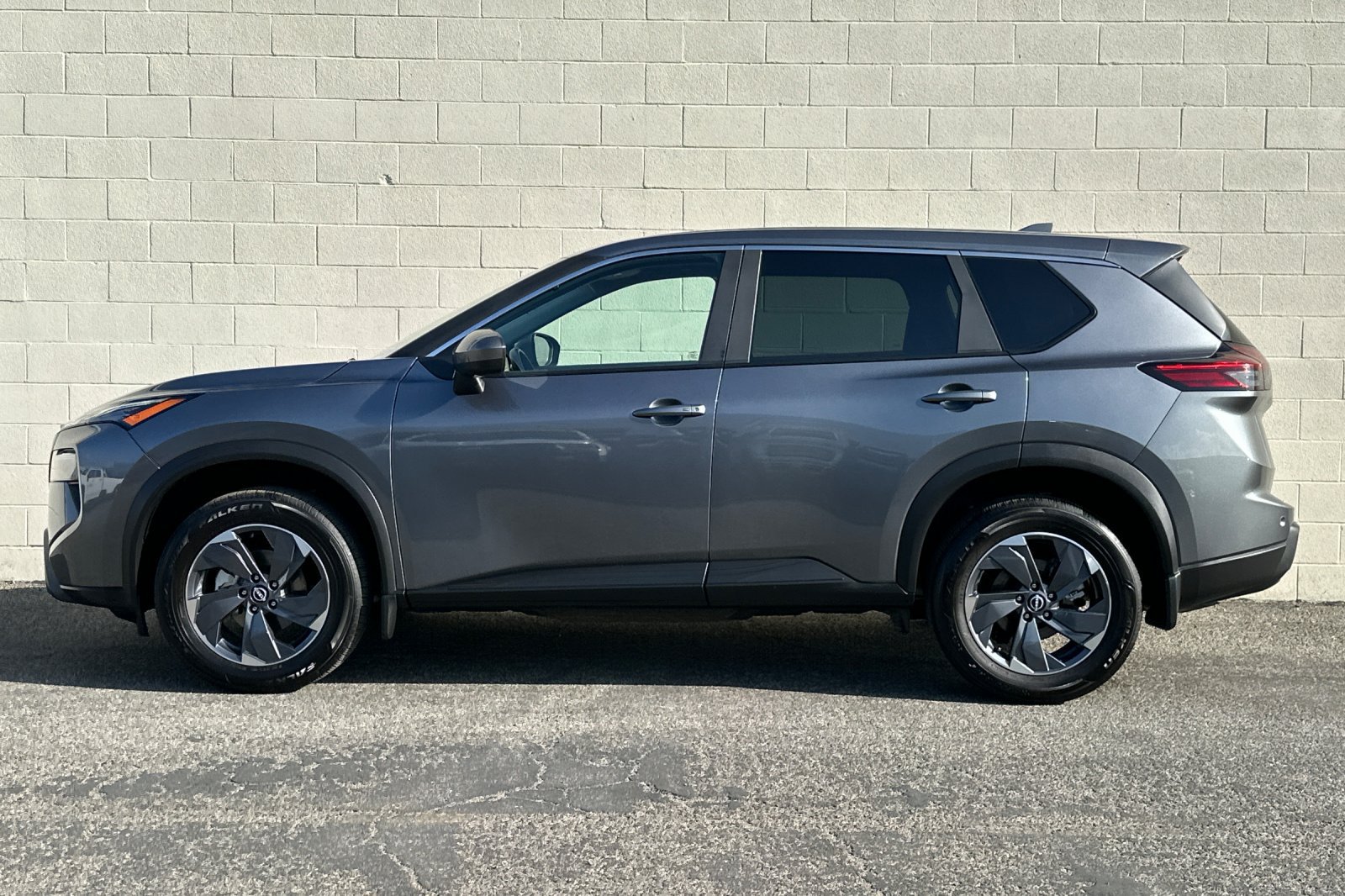 Used 2025 Nissan Rogue SV FWD image 7