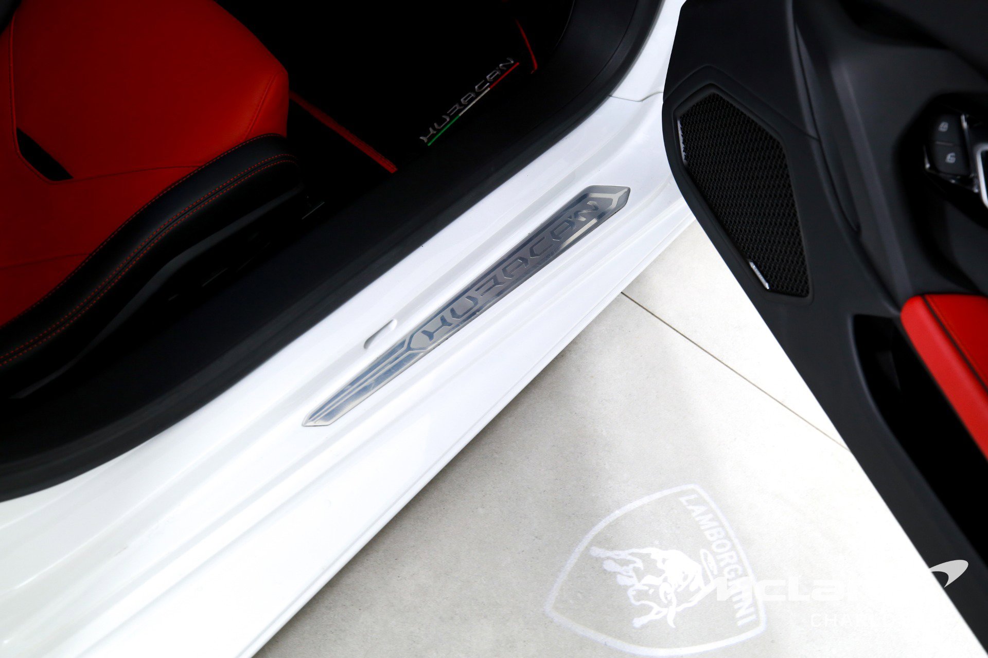 Used 2020 Lamborghini Huracan EVO image 21