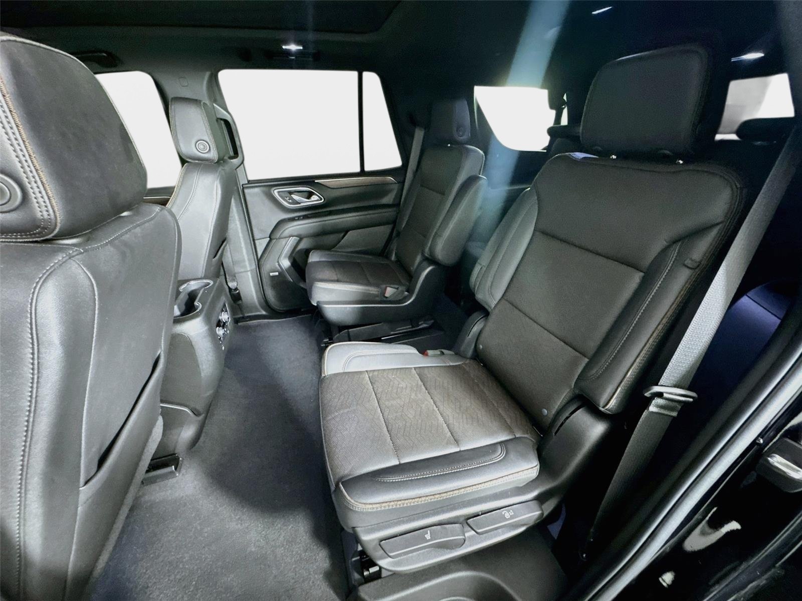 Used 2023 Chevrolet Tahoe High Country AWD/4WD image 24