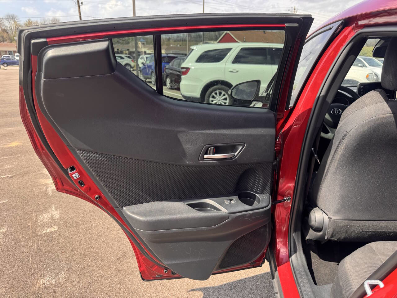 Used 2019 Toyota C-HR LE image 9