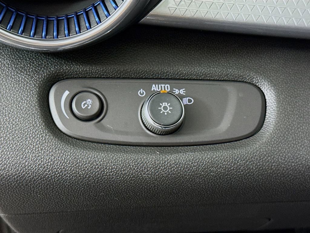 New 2026 Chevrolet Trax LT w/ Driver Confidence Package FWD image 10