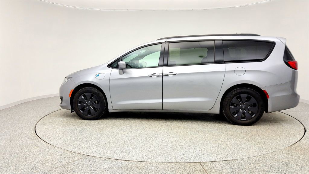 Used 2020 Chrysler Pacifica Touring-L w/ S Appearance Package image 8