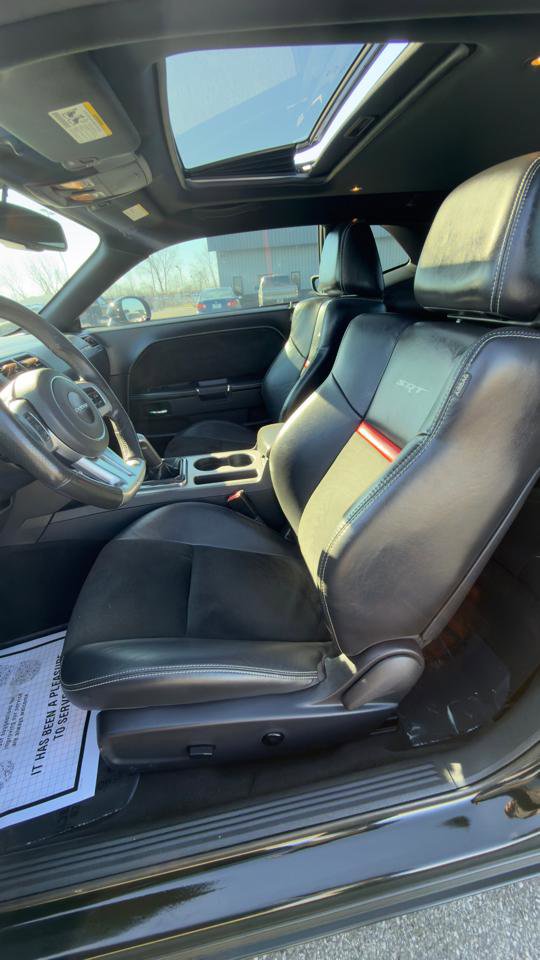 Used 2014 Dodge Challenger SRT8 w/ Harman/Kardon Audio Group image 27