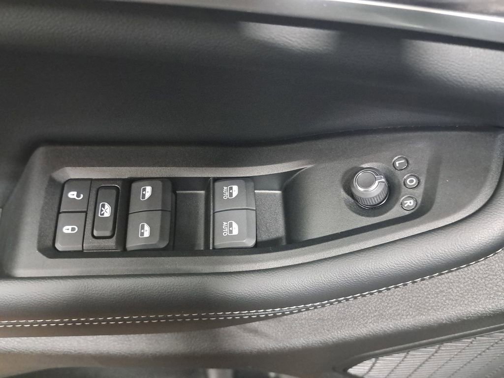 Certified 2024 Jeep Grand Cherokee Limited AWD/4WD image 30