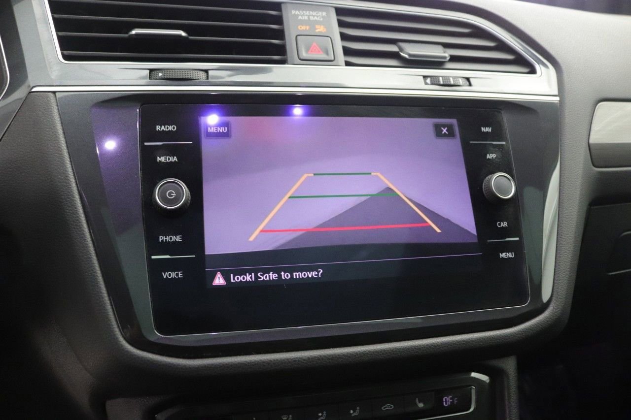 Used 2019 Volkswagen Tiguan SEL image 16
