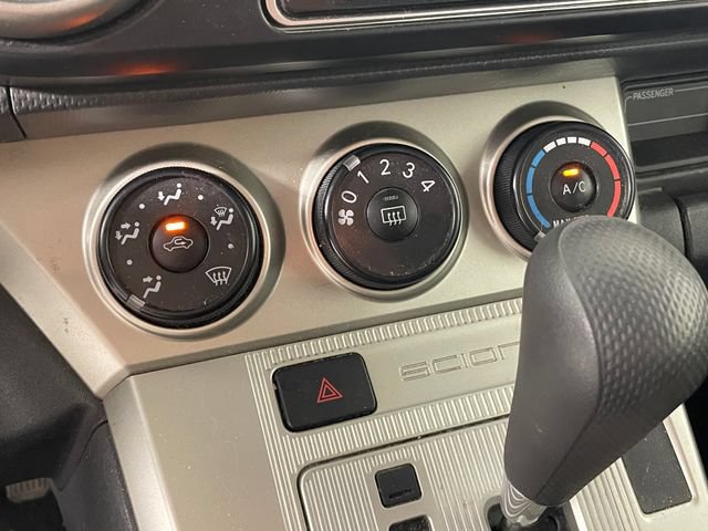 Used 2009 Scion xB FWD image 8
