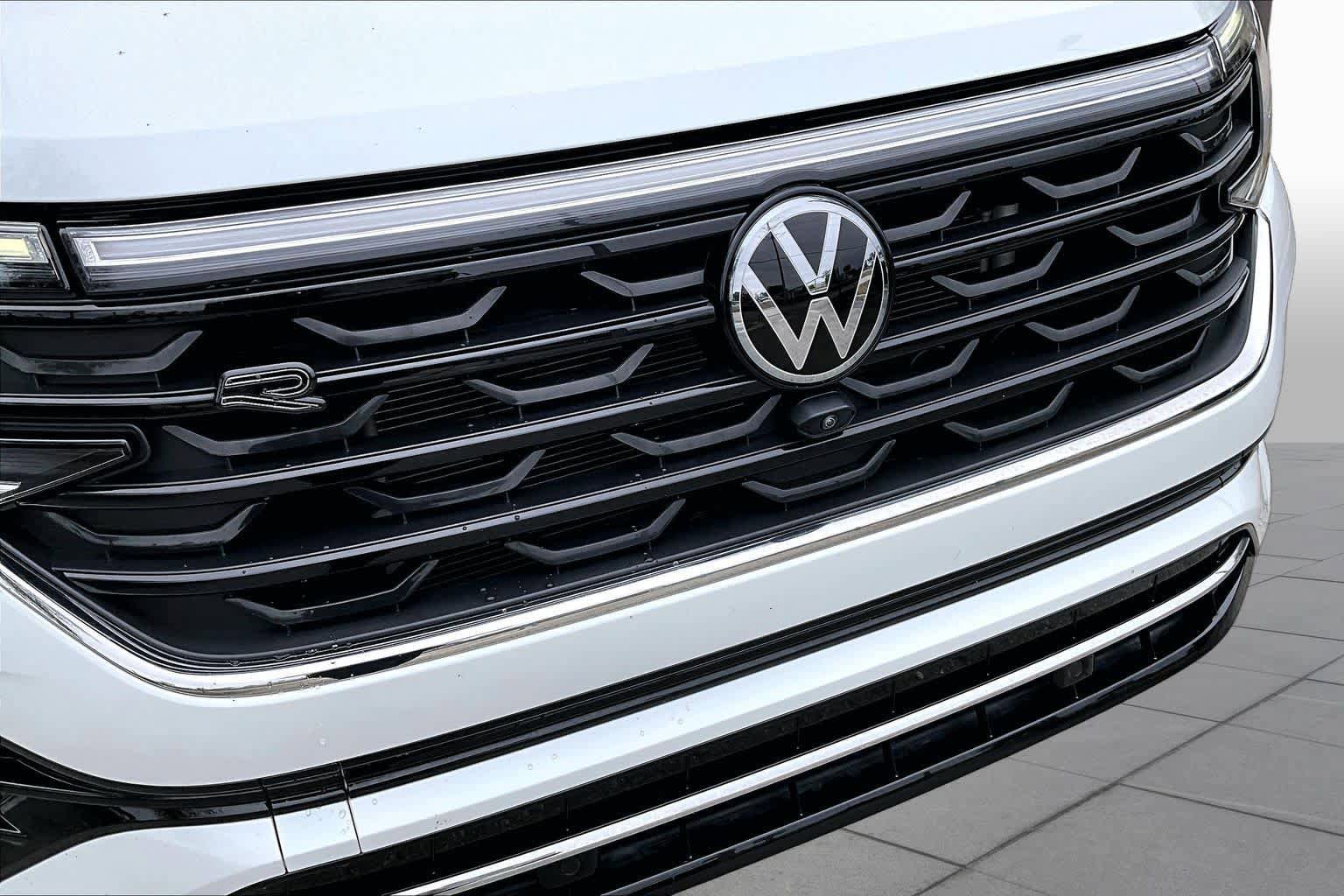 Used 2024 Volkswagen Atlas SEL Premium R-Line AWD/4WD image 53