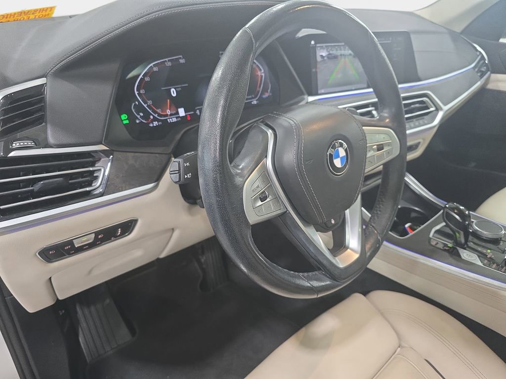 Used 2022 BMW X7 xDrive40i w/ Premium Package image 16