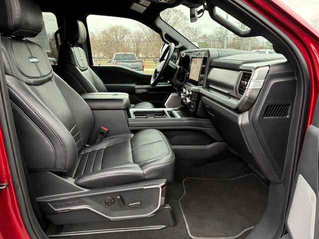 Used 2025 Ford F250 Platinum image 18