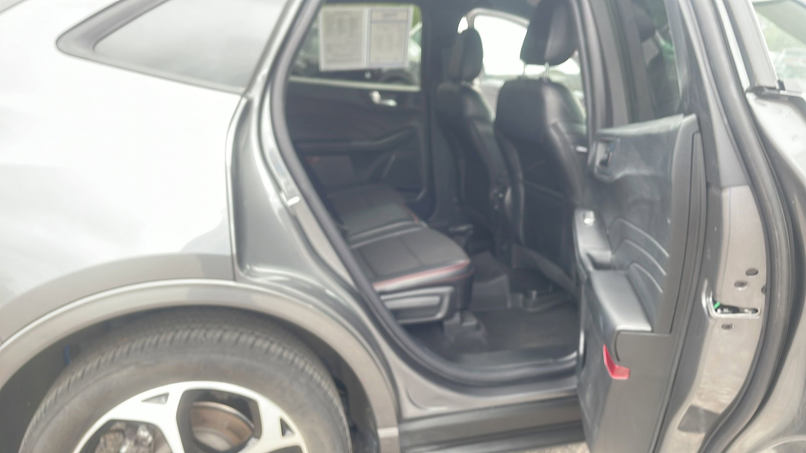 Used 2023 Ford Escape ST-Line Select w/ Tech Pack #2 AWD/4WD image 2