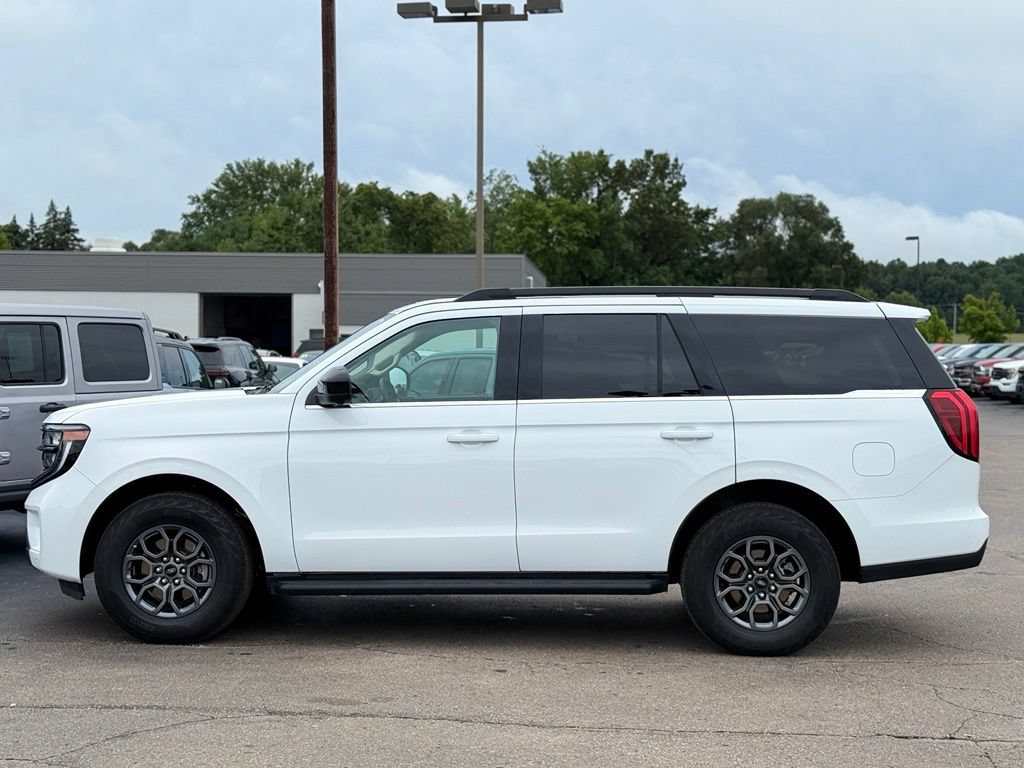 Used 2025 Ford Expedition Active AWD/4WD image 41