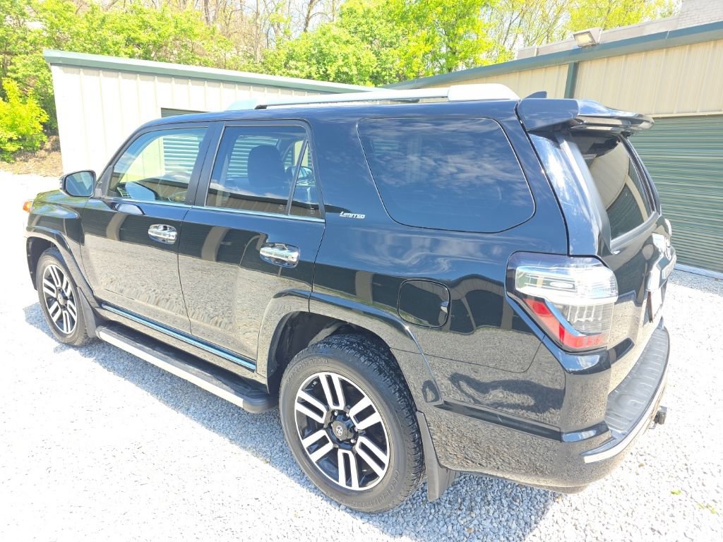 Used 2018 Toyota 4Runner Limited AWD/4WD image 3
