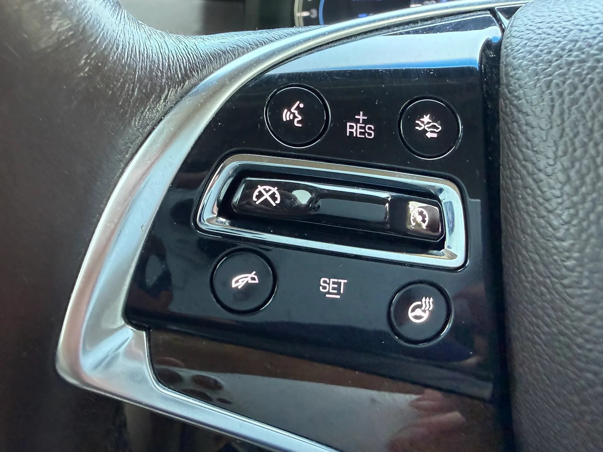 Used 2016 Cadillac Escalade Luxury AWD/4WD image 24